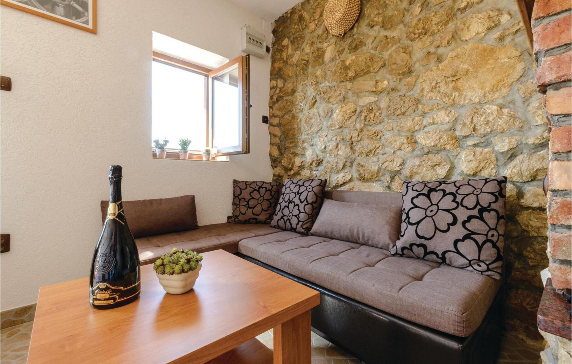 1 Bedroom Gorgeous Home In Slivno Klek Exterior photo